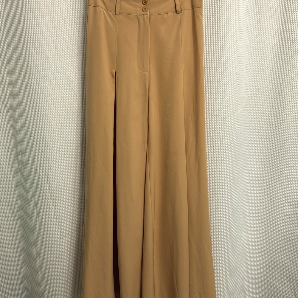 Women’s Yuly 360  Tan wide leg Palazzo pant.